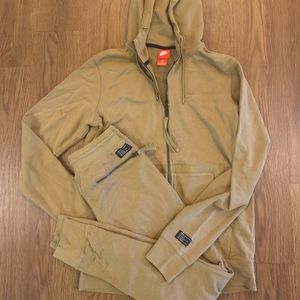 Men’s Nike Jogger Coat pants track suit (M) new